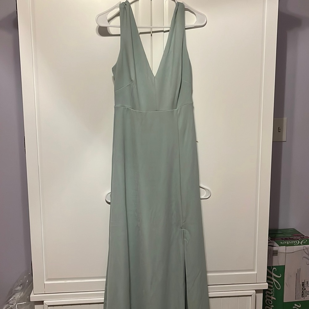 BirdyGrey Sharmin bridesmaid dress, crepe material, sage color, brandnew w.tags